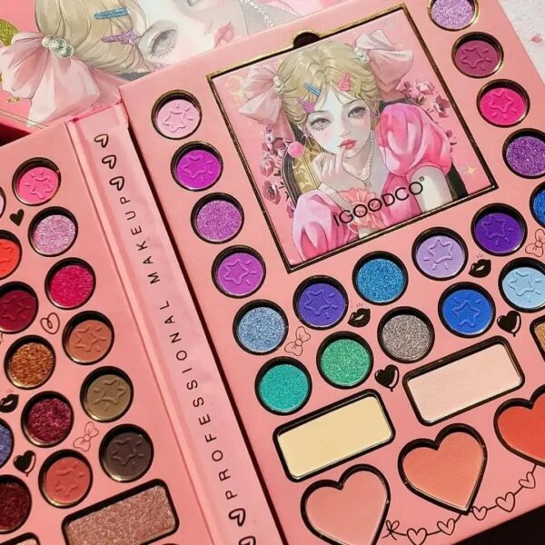 All-In-One Viral Makeup Book - Image 3